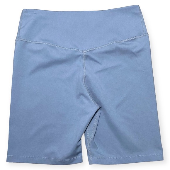 Nike One DRI FIT Mid Rise Biker Shorts - Medium - Picture 4 of 9